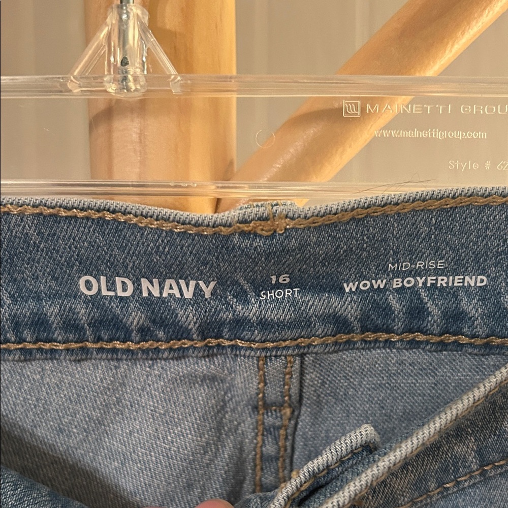 Old Navy Women's Light Blue Boyfriend Jeans - Picture 4 of 4